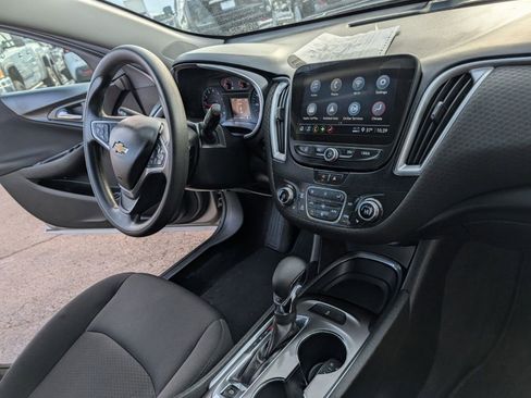 Used 2022 Chevrolet Malibu LT image 22