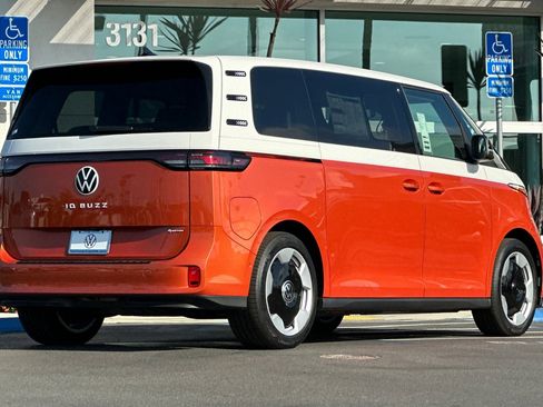 New 2025 Volkswagen ID. Buzz Pro S Plus image 5