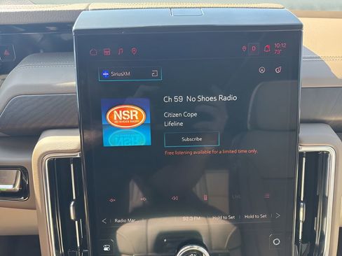 Used 2025 GMC Yukon XL Denali w/ Sun & Power Step Package AWD/4WD image 21