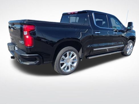 Used 2024 Chevrolet Silverado 1500 High Country w/ High Country Premium Package image 4