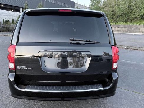 Used 2019 Dodge Grand Caravan SE FWD image 14