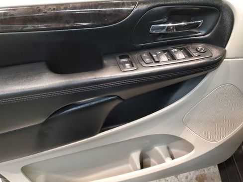 Used 2017 Dodge Grand Caravan SE w/ Power Window Group FWD image 11