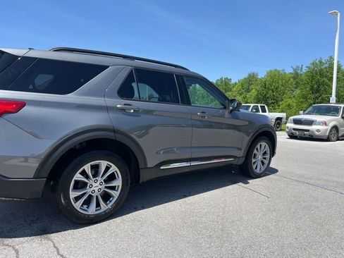 Used 2023 Ford Explorer XLT w/ Equipment Group 202A AWD/4WD image 10