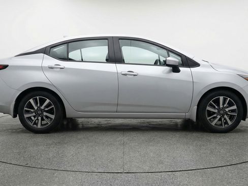 Used 2025 Nissan Versa SV image 11