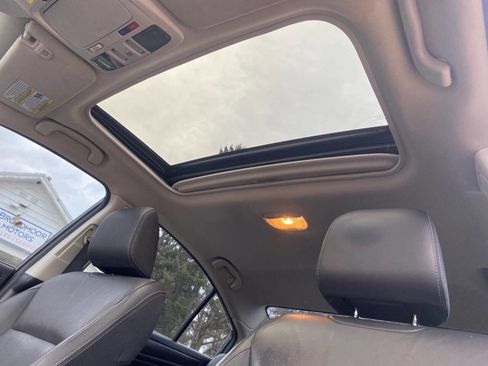 Used 2017 Subaru Legacy 2.5i Limited image 18