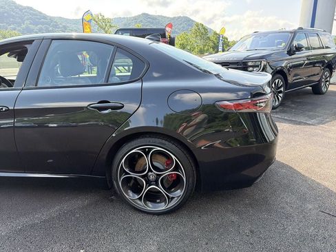 Used 2024 Alfa Romeo Giulia Veloce RWD image 6