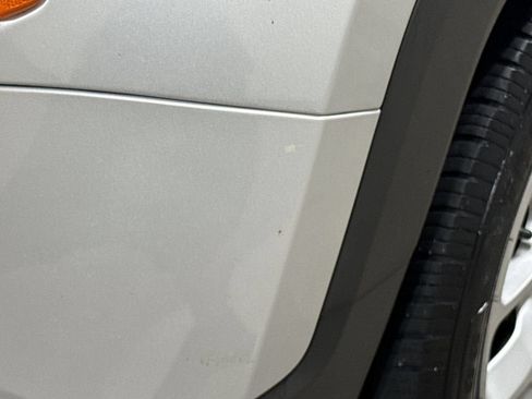 Used 2015 Jeep Renegade Latitude AWD/4WD image 31