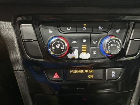 Used 2018 Buick Encore Essence FWD image 18