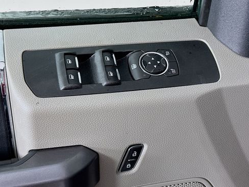 Used 2022 Ford F350 XLT image 18