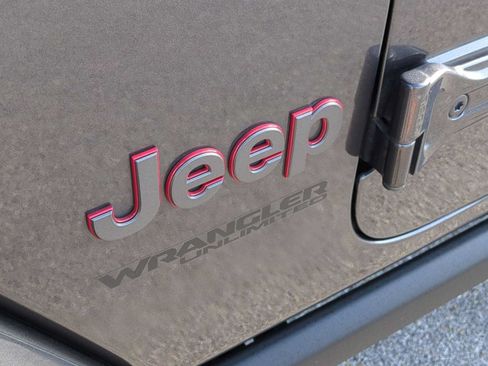 Used 2019 Jeep Wrangler Unlimited Rubicon AWD/4WD image 31
