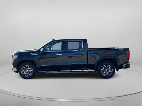 Used 2022 GMC Sierra 1500 SLT w/ SLT Convenience Package image 8