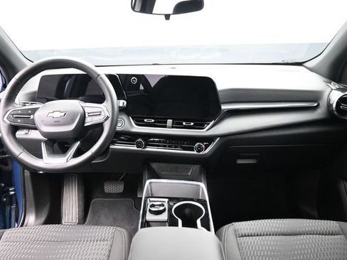 Used 2026 Chevrolet Equinox LT FWD image 23