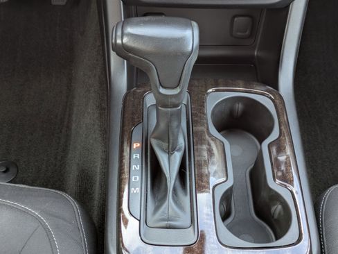 Certified 2016 GMC Canyon SLE w/ SLE Convenience Package image 21