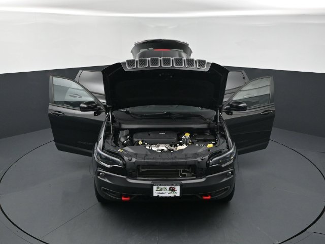 Used 2023 Jeep Cherokee Trailhawk w/ Sun & Sound Group AWD/4WD image 25
