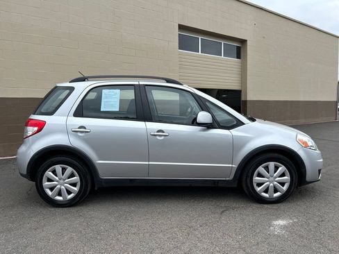 Used 2011 Suzuki SX4 Premium AWD/4WD image 3