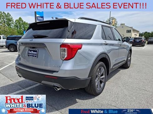 Certified 2022 Ford Explorer XLT w/ Equipment Group 202A AWD/4WD image 10
