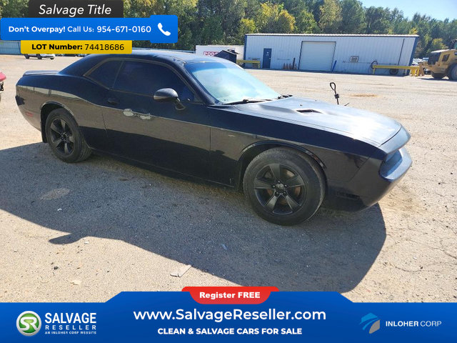 Used 2014 Dodge Challenger SXT RWD image 5