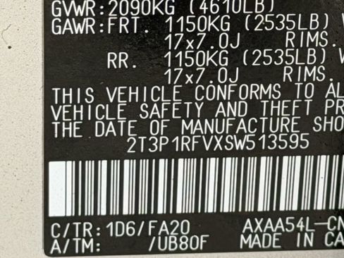 Used 2025 Toyota RAV4 XLE AWD/4WD image 39