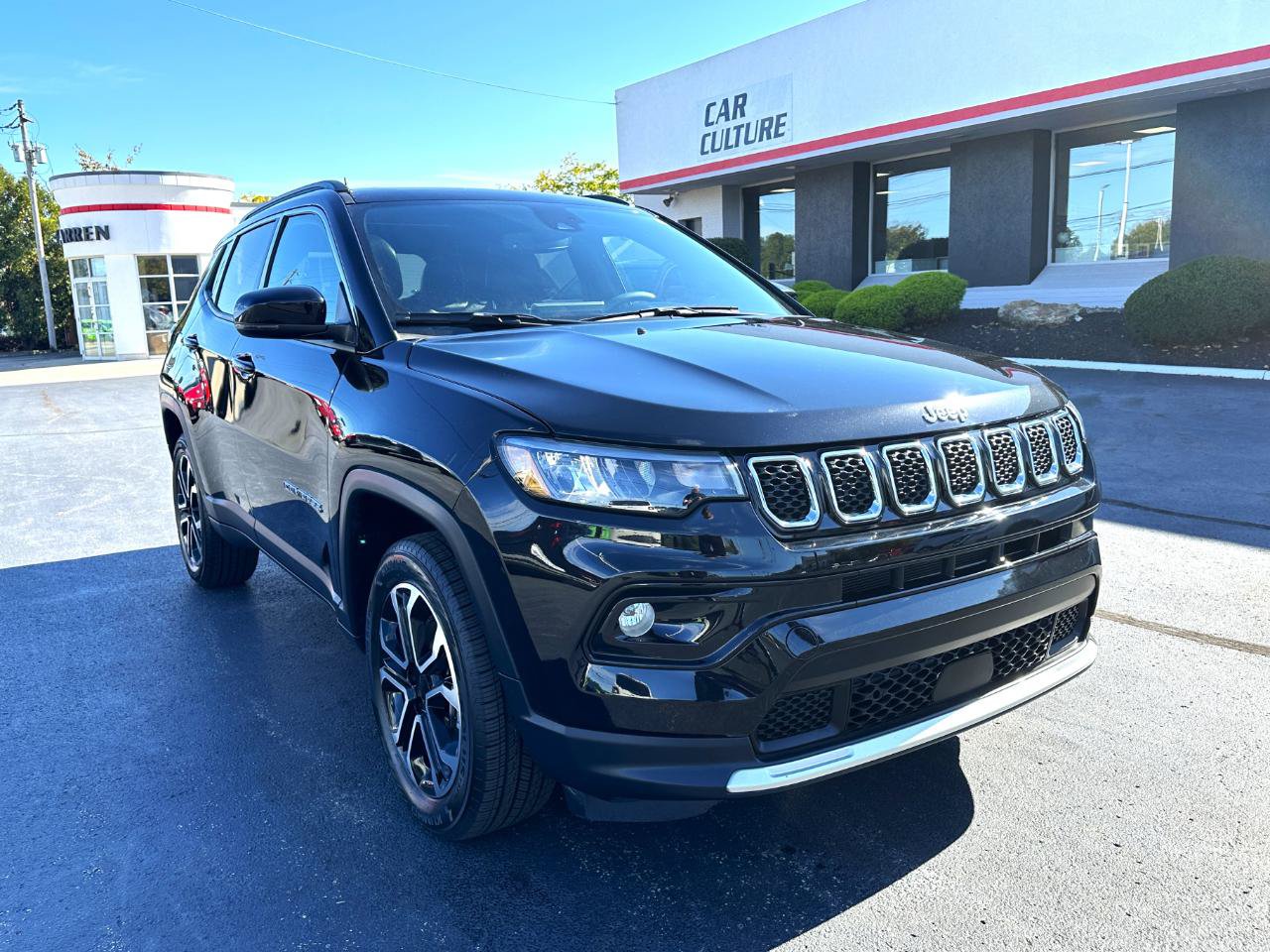 Used 2023 Jeep Compass Limited w/ Sun and Sound Group AWD/4WD image 1