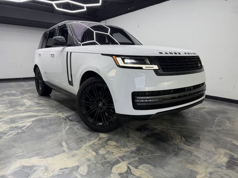 Used 2023 Land Rover Range Rover SE image 6