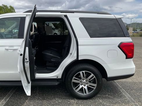 Used 2024 Ford Expedition XLT RWD image 26