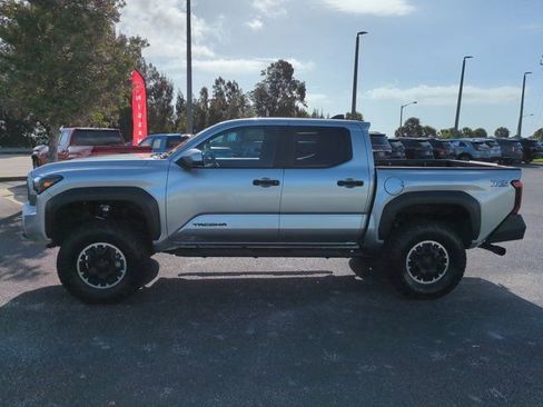 Used 2024 Toyota Tacoma TRD Off-Road AWD/4WD image 8