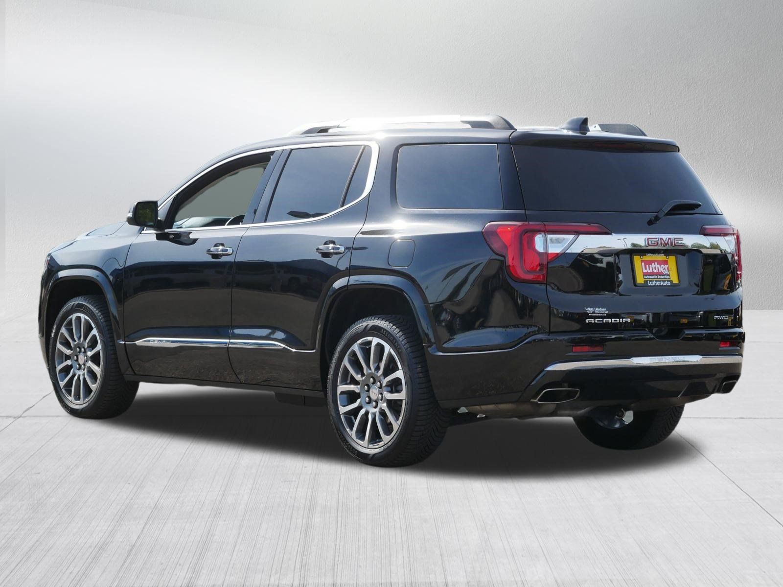 Used 2022 GMC Acadia Denali w/ Trailering Package AWD/4WD image 5
