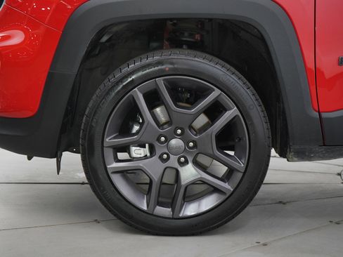 Used 2021 Jeep Renegade Latitude image 30