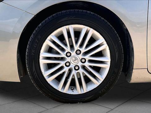 Used 2016 Lexus ES 350 w/ Premium Package w/Wood Trim FWD image 9