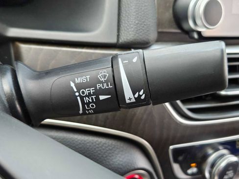 Used 2018 Honda Accord EX-L image 17