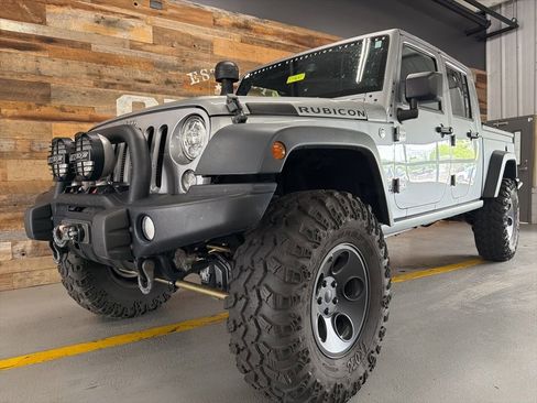 Used 2014 Jeep Wrangler Unlimited Rubicon w/ Connectivity Group AWD/4WD image 12
