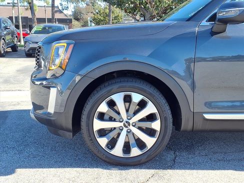 Certified 2022 Kia Telluride EX w/ EX Premium Package image 16