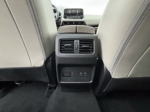 Used 2023 Nissan Rogue SL w/ SL Premium Package image 17