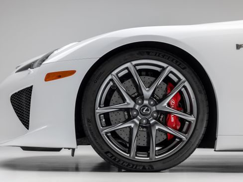 Used 2012 Lexus LFA RWD image 48