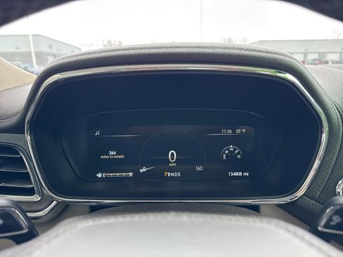 Used 2017 Lincoln Continental Select w/ Climate Package image 24