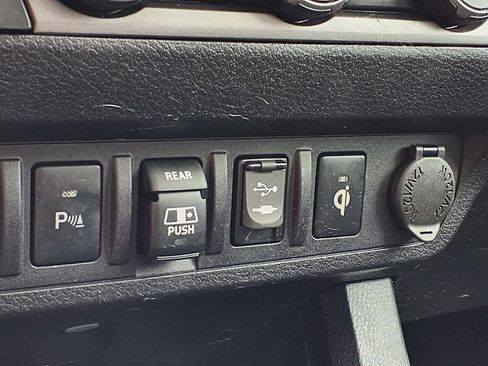 Used 2019 Toyota Tacoma TRD Off-Road AWD/4WD image 22