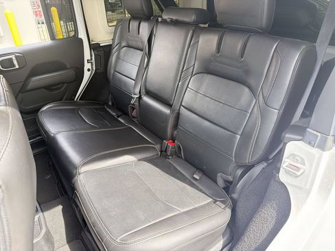 Used 2023 Jeep Wrangler Unlimited Sahara AWD/4WD image 23