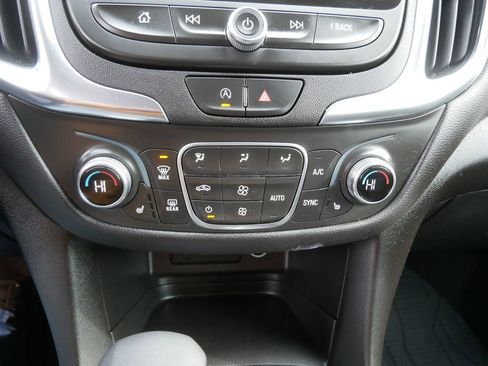 Used 2024 Chevrolet Equinox LT image 23