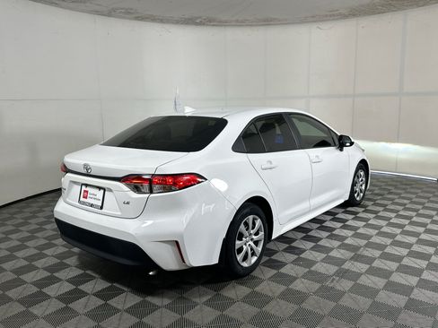 Certified 2025 Toyota Corolla LE FWD image 3