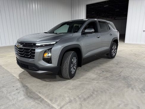 New 2026 Chevrolet Equinox LT w/ Convenience Package II image 3