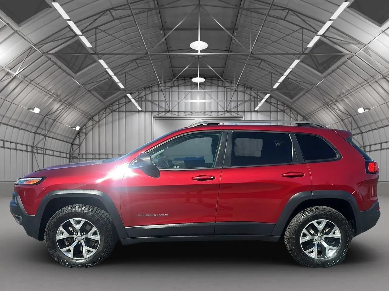 Used 2014 Jeep Cherokee Trailhawk w/ Technology Group AWD/4WD image 5