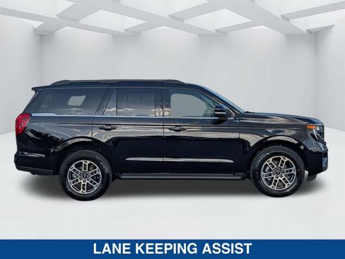 New 2026 Ford Expedition Active RWD image 5
