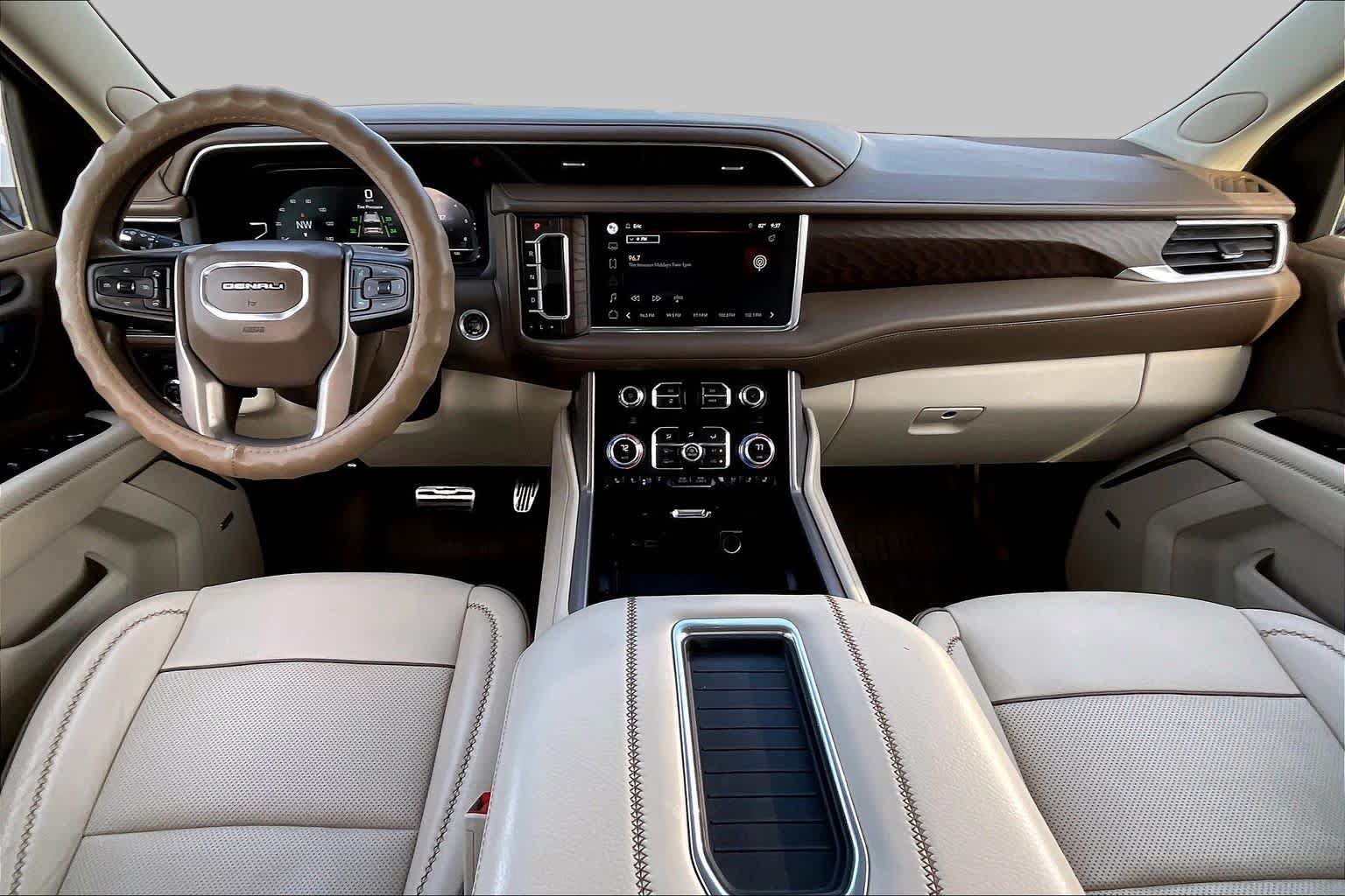 Used 2022 GMC Yukon XL Denali RWD image 15