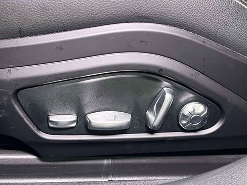 Certified 2020 Porsche Panamera image 18