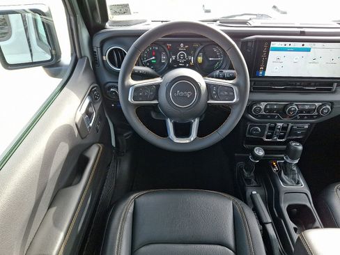 Used 2024 Jeep Wrangler Sahara w/ Technology Group image 11