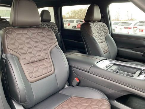 New 2026 Nissan Armada Platinum image 9