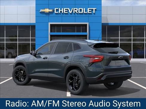 New 2026 Chevrolet Trax LT w/ Driver Confidence Package FWD image 3