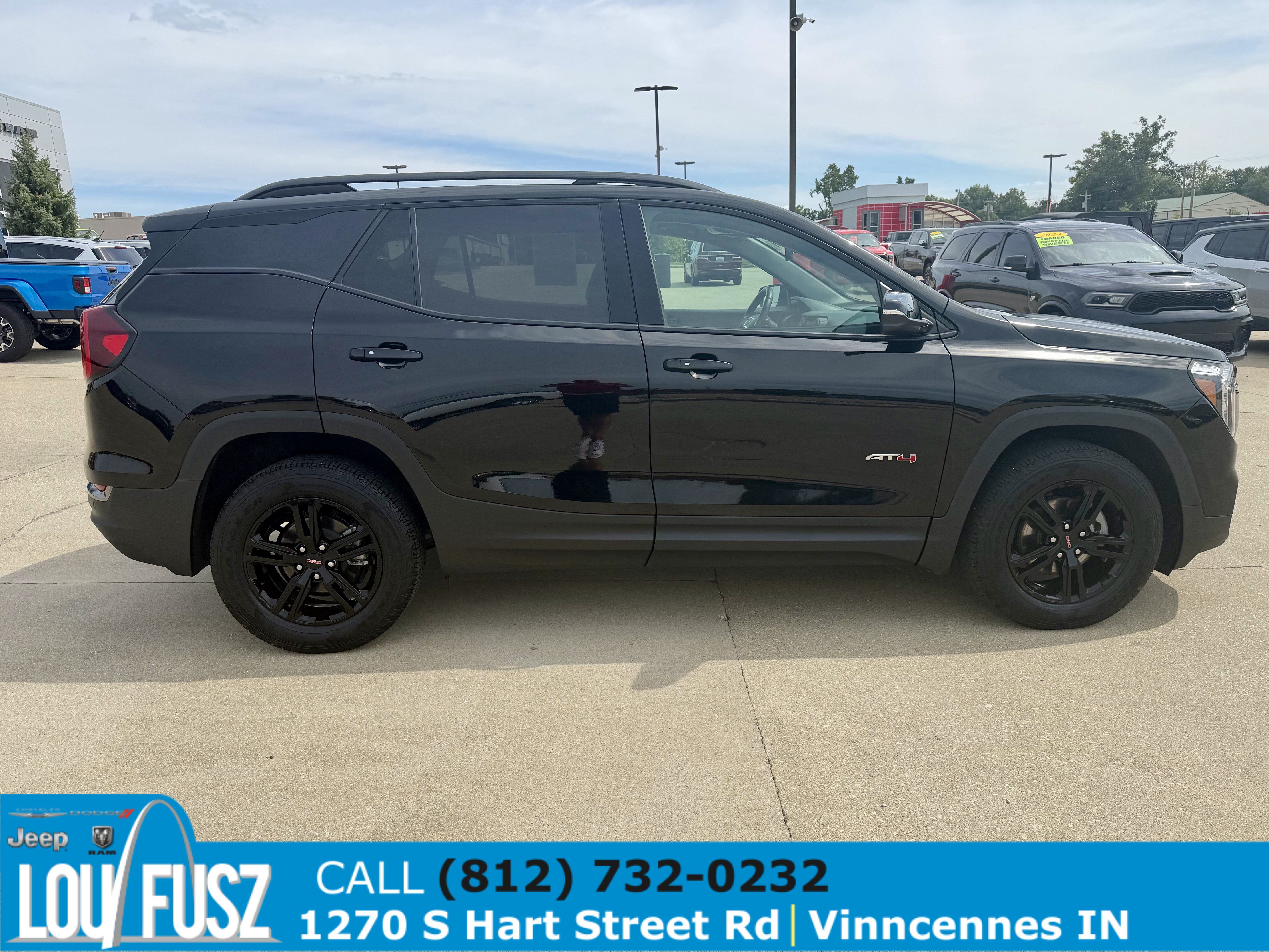 Used 2024 GMC Terrain AT4 AWD/4WD image 8