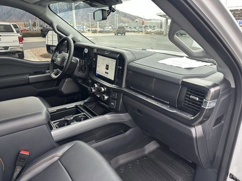 Used 2026 Ford F250 Lariat w/ FX4 Off-Road Package image 24