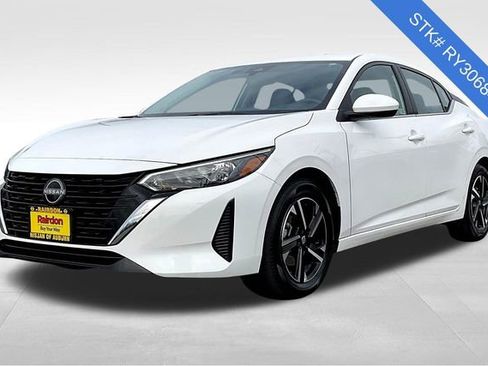 Used 2024 Nissan Sentra SV image 2